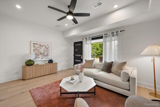 3303 Cochrane, Detroit, MI 48208 - living area with baseboards, light wood-style floors, a ceiling fan, and recessed lighting