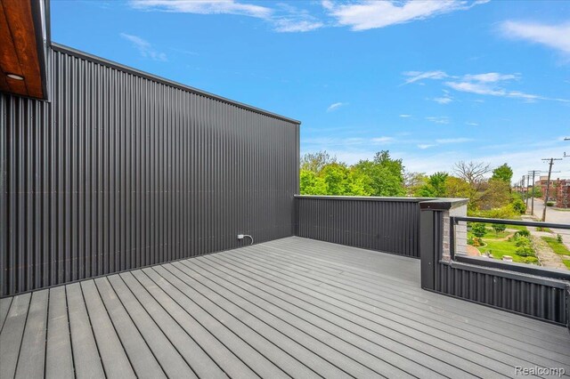 3303 Cochrane, Detroit, MI 48208 - view of wooden terrace