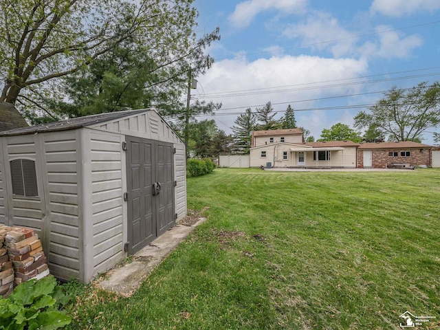 22933 Monterey Dr, Woodhaven, MI 48183 - view of grassy yard