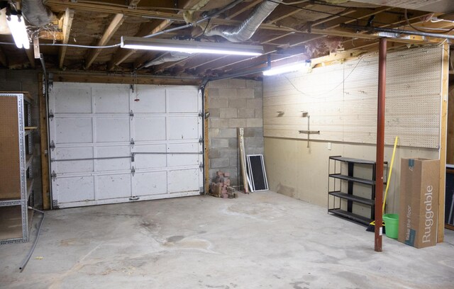 6340 Warren Woods Rd, Three Oaks, MI 49128 - view of garage