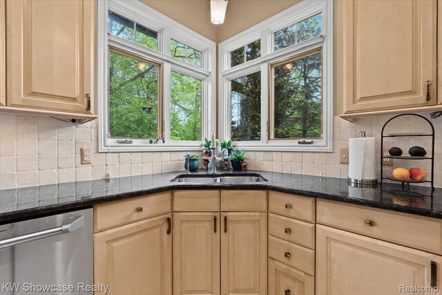 778 Elderberry Ct, Walled Lake, MI 48390 - photo 16
