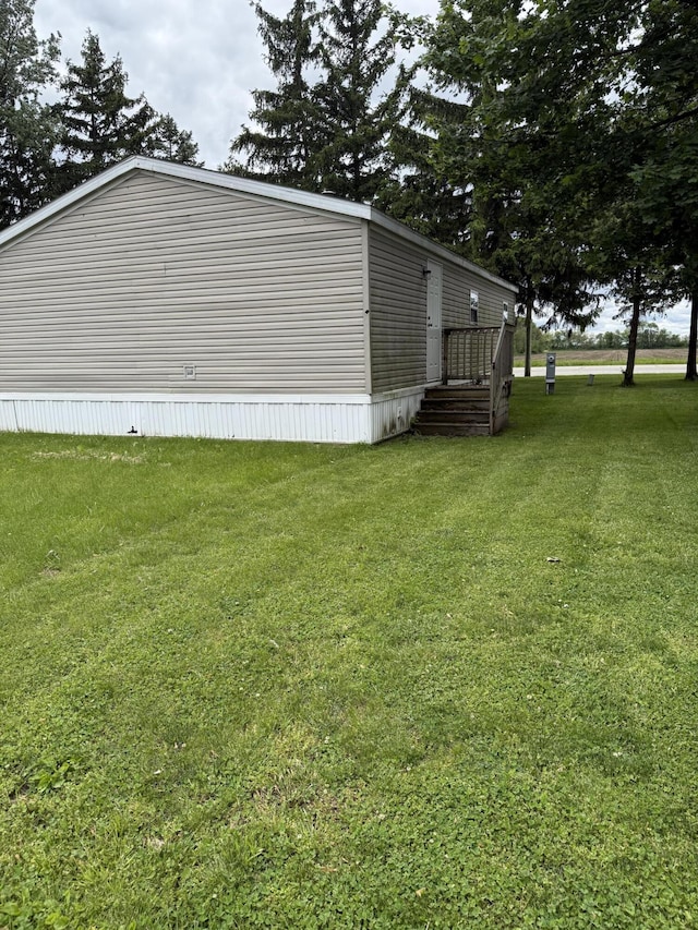 501 N US-131 Hwy # 17, White Pigeon, MI 49099 - view of side of home with a lawn