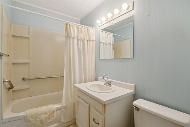 650 N Shore Dr, Crystal, MI 48818 - bathroom with toilet, shower / bath combo with shower curtain, vanity, and crown molding