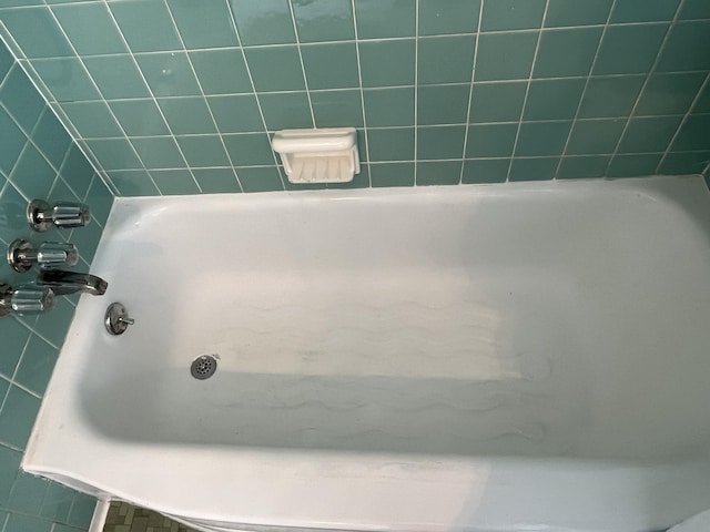24680 Kenosha St, Oak Park, MI 48237 - view of bathroom