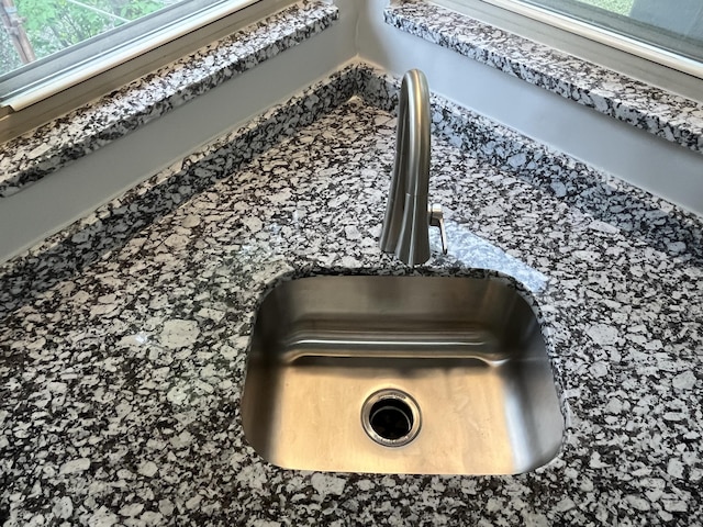 24680 Kenosha St, Oak Park, MI 48237 - kitchen view of a sink