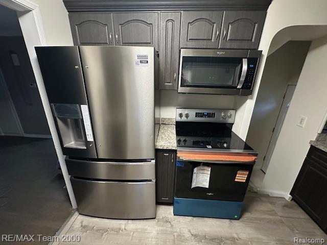 1042 Drexel St, Dearborn, MI 48128 - kitchen with stainless steel appliances