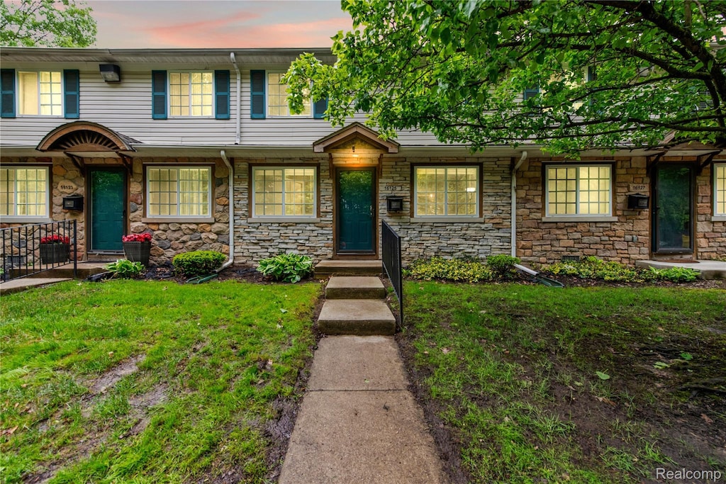 16125 Terrace Village Dr, Taylor, MI 48180 - photo 1