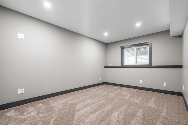 124 S Shore Dr, Portage, MI 49002 - unfurnished room with carpet floors, baseboards, and recessed lighting