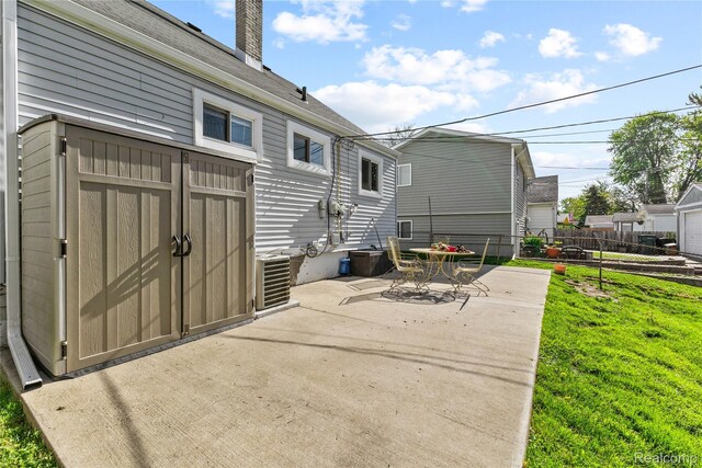 125 Tecumseh St, Clawson, MI 48017 - view of patio featuring central AC
