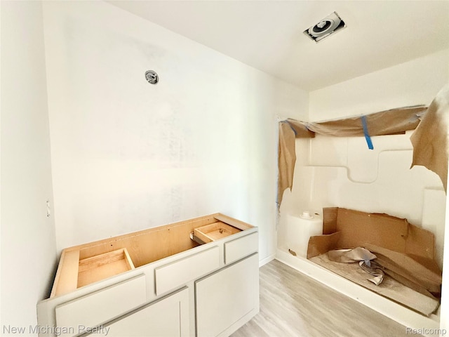 7056 Cambridge Dr, Flushing, MI 48433