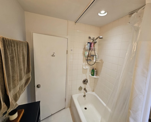 527 Jones St, Grand Ledge, MI 48837 - full bath featuring tile patterned flooring, shower / tub combo, and recessed lighting