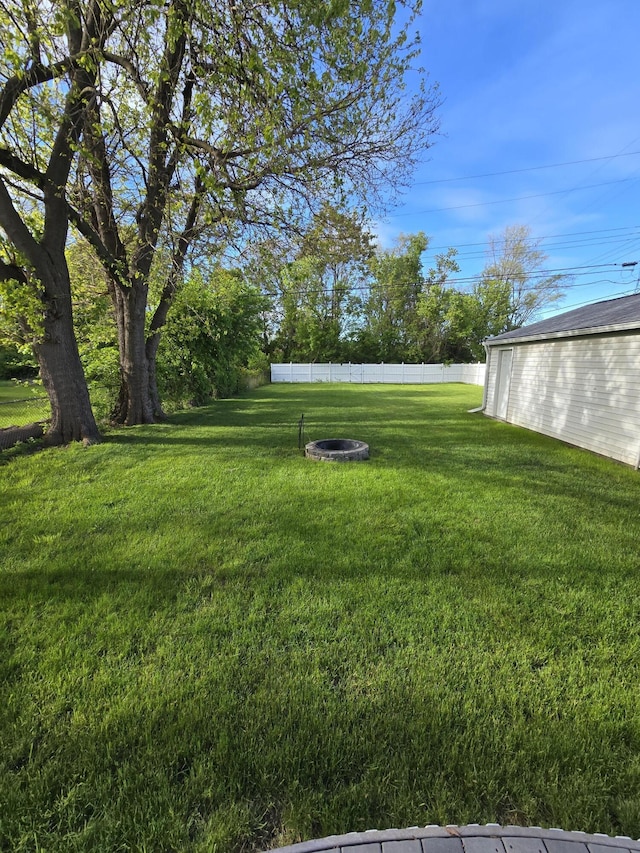 5966 Engleman Ave, Warren, MI 48091 - view of yard