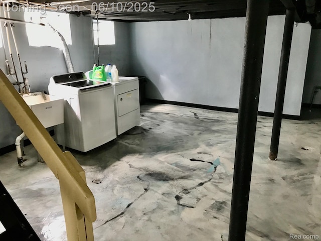 5782 Haverhill St, Detroit, MI 48224 - below grade area featuring washing machine and clothes dryer and a sink