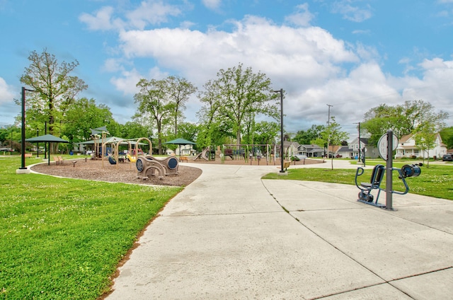 1118 Burr St, Jackson, MI 49201 - view of community featuring a lawn