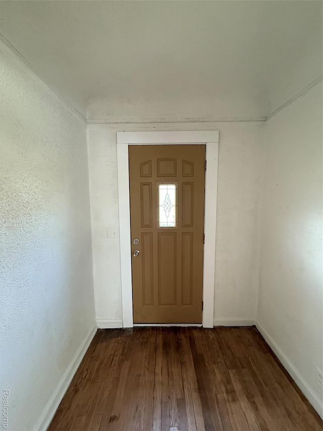 1226 E Princeton Ave, Flint, MI 48505 - foyer with dark wood-style flooring and baseboards