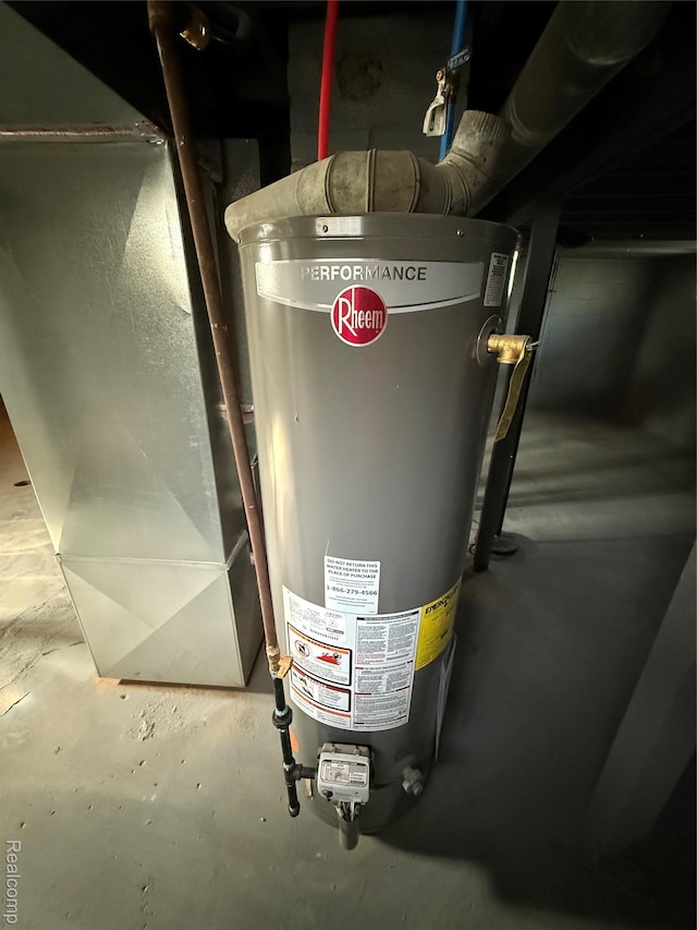 1226 E Princeton Ave, Flint, MI 48505 - utility room with water heater