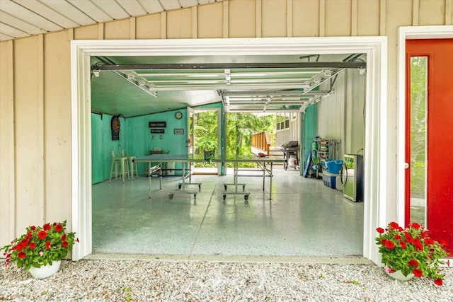 14438 Spring Creek Dr, New Buffalo, MI 49117 - view of garage