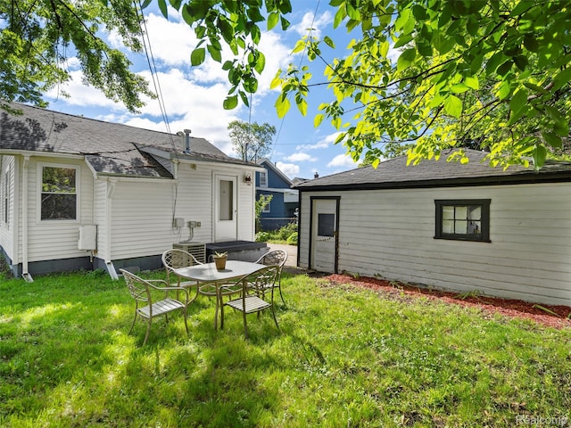 23091 Berdeno Ave, Hazel Park, MI 48030 - view of grassy yard