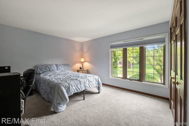 2983 Woodcreek Way, Bloomfield Hills, MI 48304 - carpeted bedroom featuring baseboards