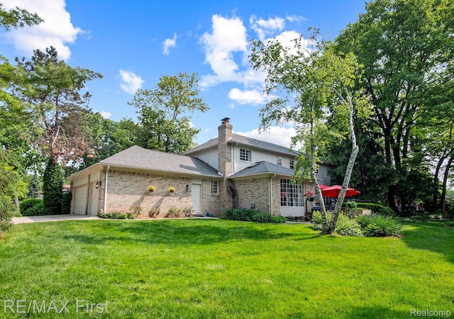 2983 Woodcreek Way, Bloomfield Hills, MI 48304 - view of front facade with an attached garage, brick siding, and a front yard