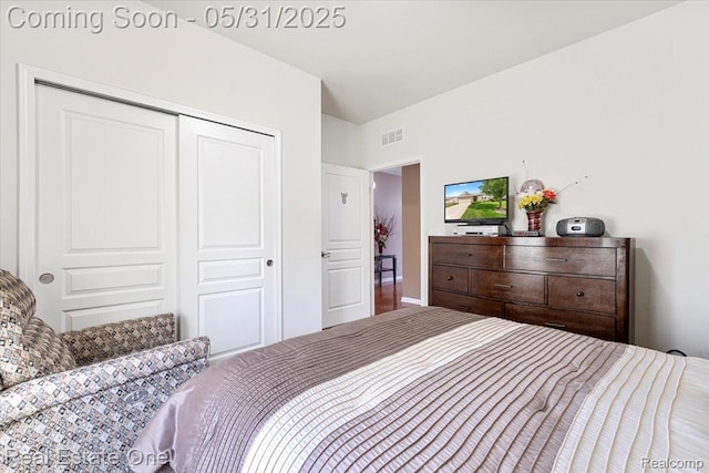 23893 Manistee Ln, Flat Rock, MI 48134 - bedroom with a closet