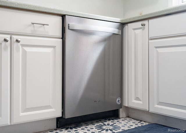 1978 Wiltshire Rd, Berkley, MI 48072 - detailed view of stainless steel dishwasher