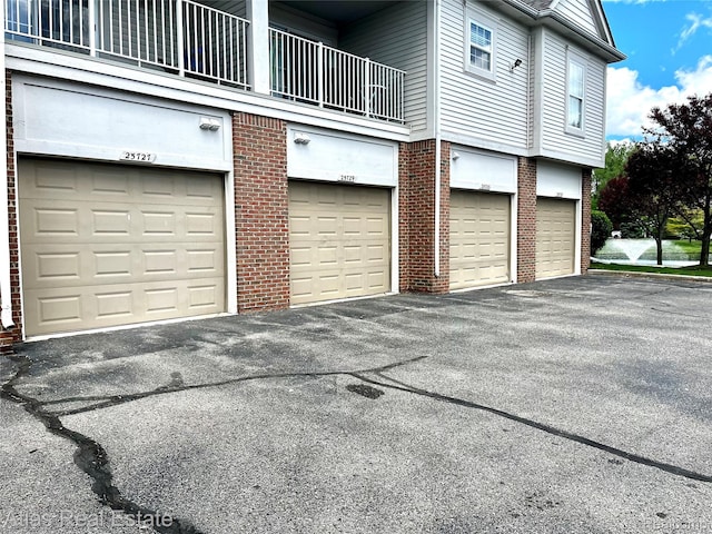 25727 Maritime Cir S, Harrison Township, MI 48045 - garage with driveway