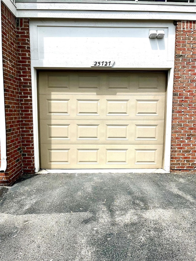 25727 Maritime Cir S, Harrison Township, MI 48045 - garage with driveway