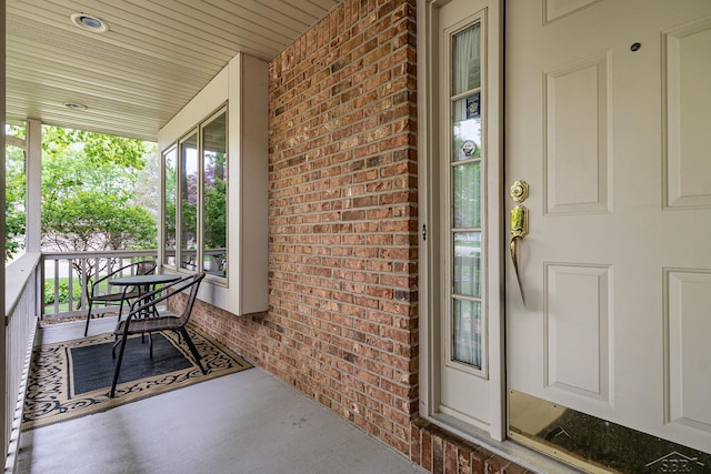 28 Barrington Cir, Saginaw, MI 48603 - view of porch