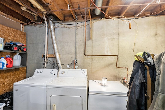 11676 Whitefish Rd, Newaygo, MI 49337 - laundry area with washing machine and clothes dryer