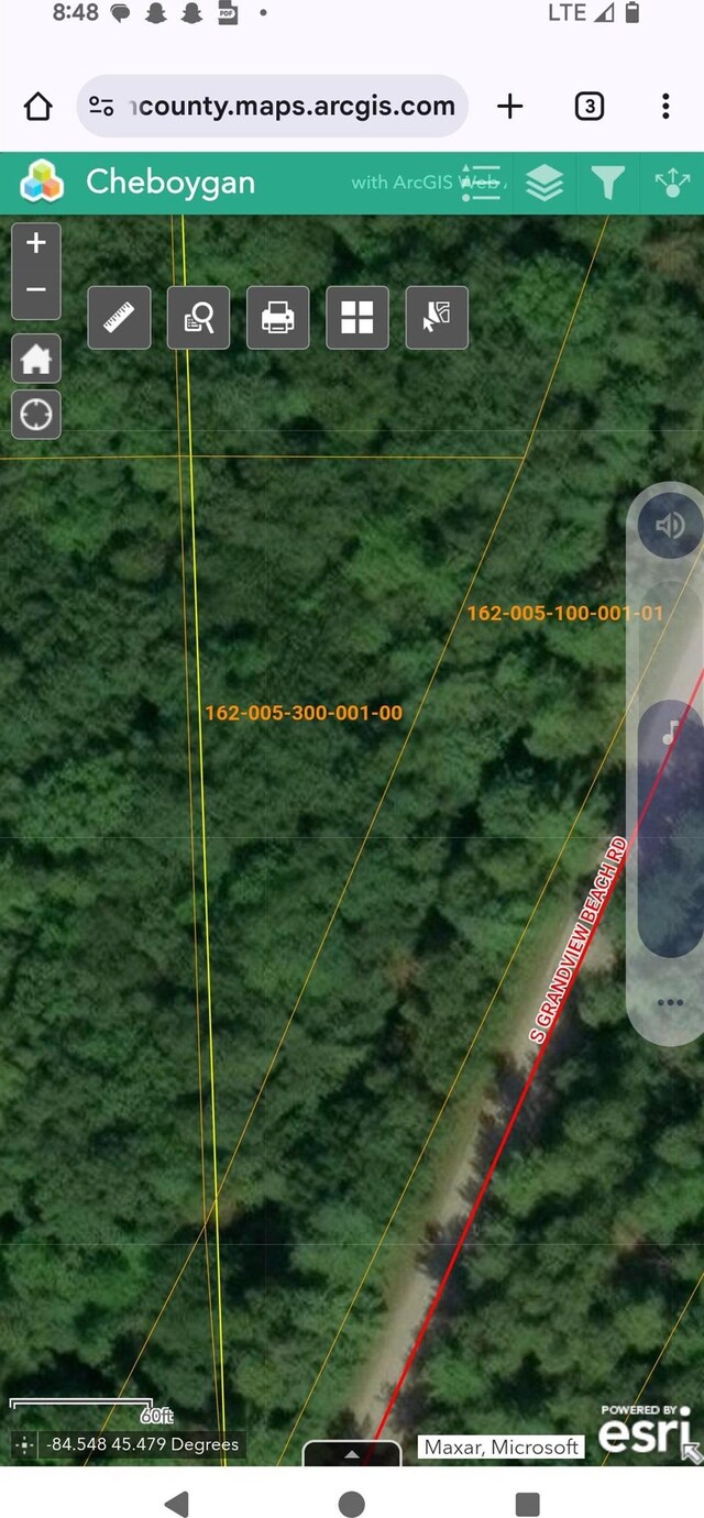 512 S Grandview Beach Rd, Indian River, MI 49749