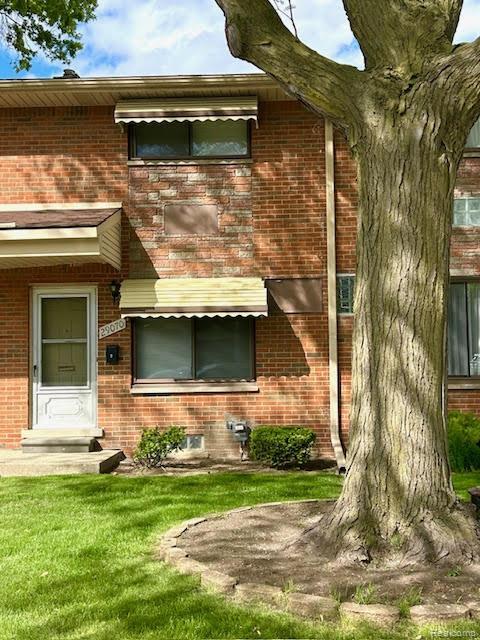 29070 Tessmer Ct, Madison Heights, MI 48071