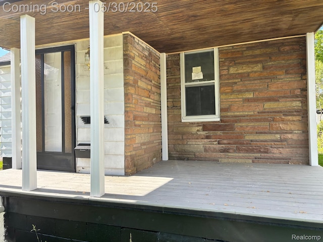 11005 Dodge Ave, Warren, MI 48089 - view of wooden terrace
