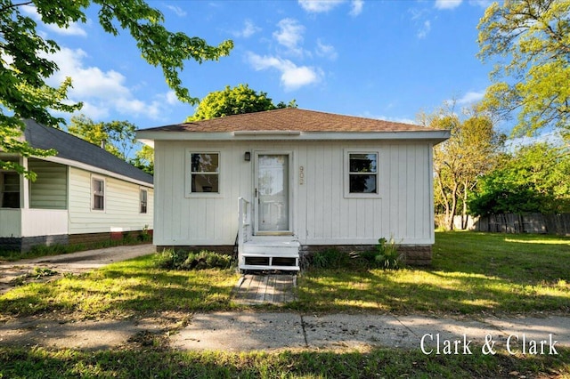 902 Turner Ave, Muskegon, MI 49442 - view of front of house featuring entry steps