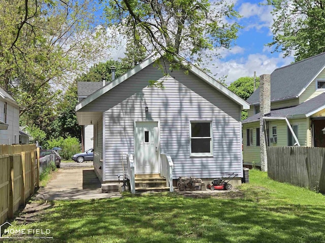 532 Grover St, Owosso, MI 48867 - back of house with entry steps
