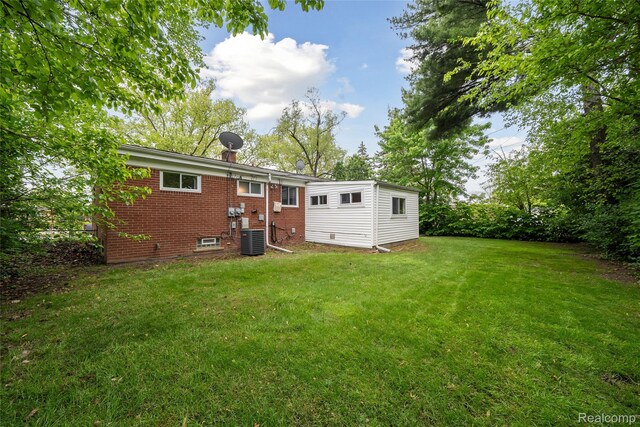 15400 Oak Park Blvd, Oak Park, MI 48237