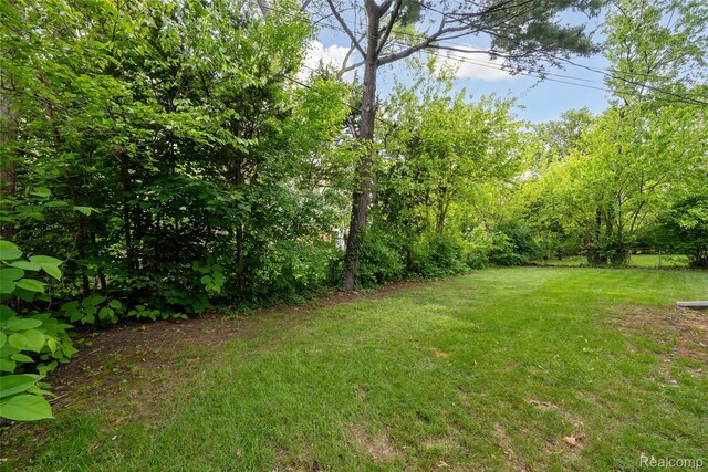15400 Oak Park Blvd, Oak Park, MI 48237