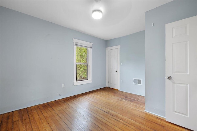 608 Mount Vernon St, Detroit, MI 48202 - spare room with light wood-style flooring
