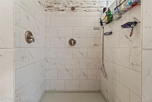 16429 E Horseshoe Trl, Linden, MI 48451 - full bath with tiled shower