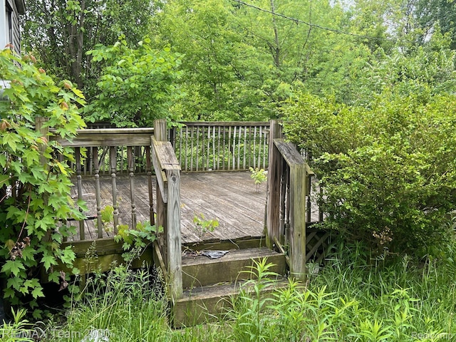 8505 Heyden St, Detroit, MI 48228 - view of wooden terrace
