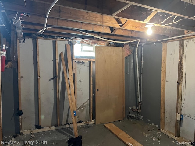 8505 Heyden St, Detroit, MI 48228 - view of below grade area