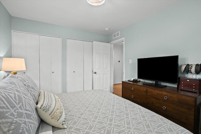 30139 Bentley St, Livonia, MI 48154 - bedroom with multiple closets
