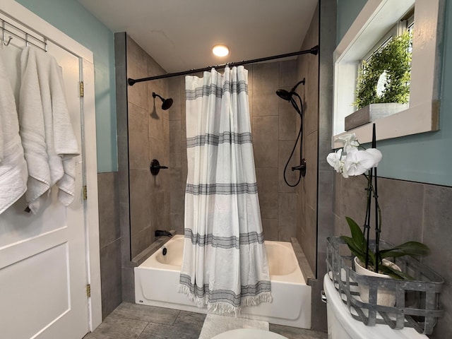 1581 W Lone Pine Dr, Baldwin, MI 49304 - full bathroom with shower / tub combo with curtain and toilet
