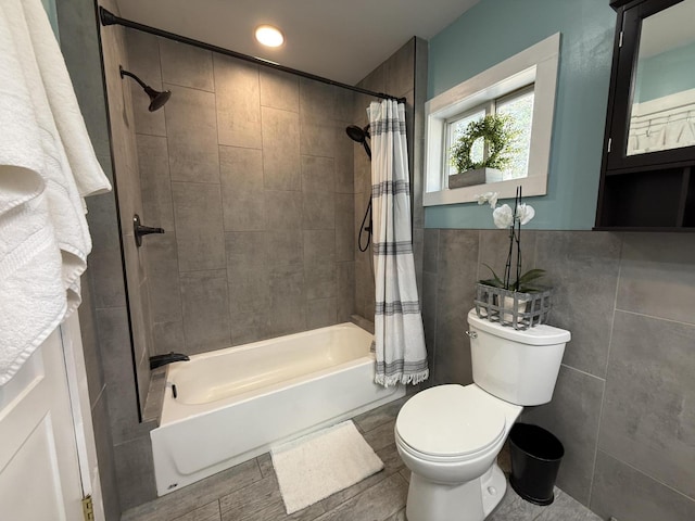 1581 W Lone Pine Dr, Baldwin, MI 49304 - full bath with shower / bath combo, toilet, and tile walls