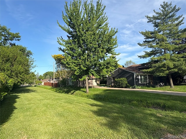 31322 Leota St, Fraser, MI 48026 - view of green lawn