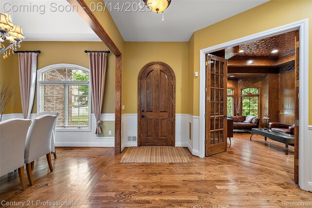 1181 Iroquois Trl, Oxford, MI 48371 - foyer entrance with wood finished floors