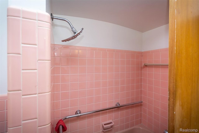 25547 Jennifer St, Redford, MI 48239 - full bathroom with shower / tub combination and wainscoting