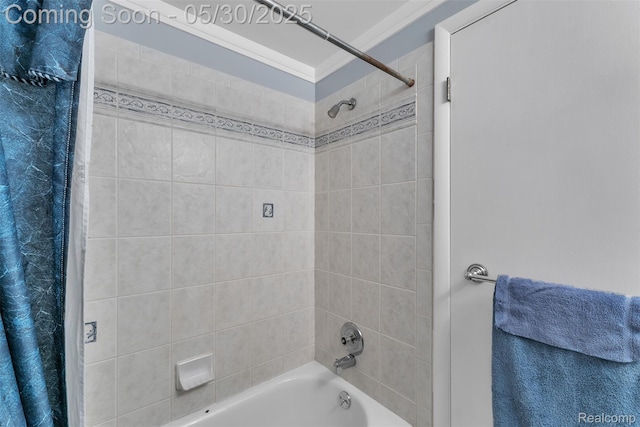 5772 Perrytown Dr, West Bloomfield, MI 48322 - bathroom featuring tub / shower combination