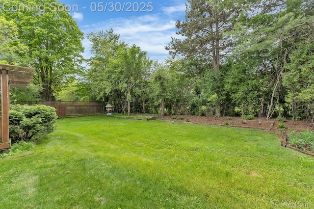 5772 Perrytown Dr, West Bloomfield, MI 48322 - view of yard