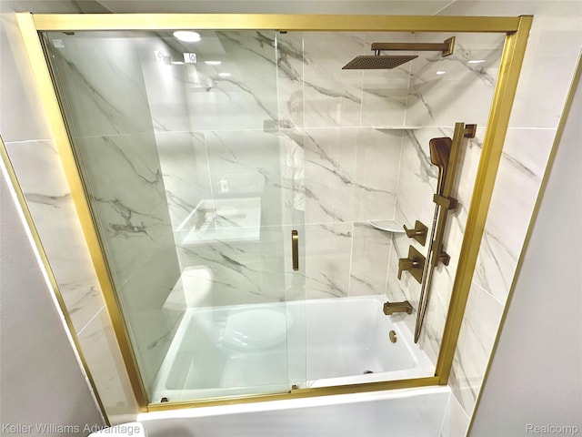 31404 Hunters Circle Dr, Farmington, MI 48334 - full bath with shower / bath combination with glass door